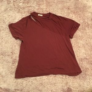 BURGUNDY T-SHIRT WITH CUT OUT